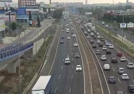 Atascos en la Pista de Silla este lunes