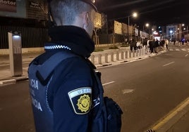 Un agente de la Unidad de Seguridad, Apoyo y Prevención (USAP) de la Policía Local.