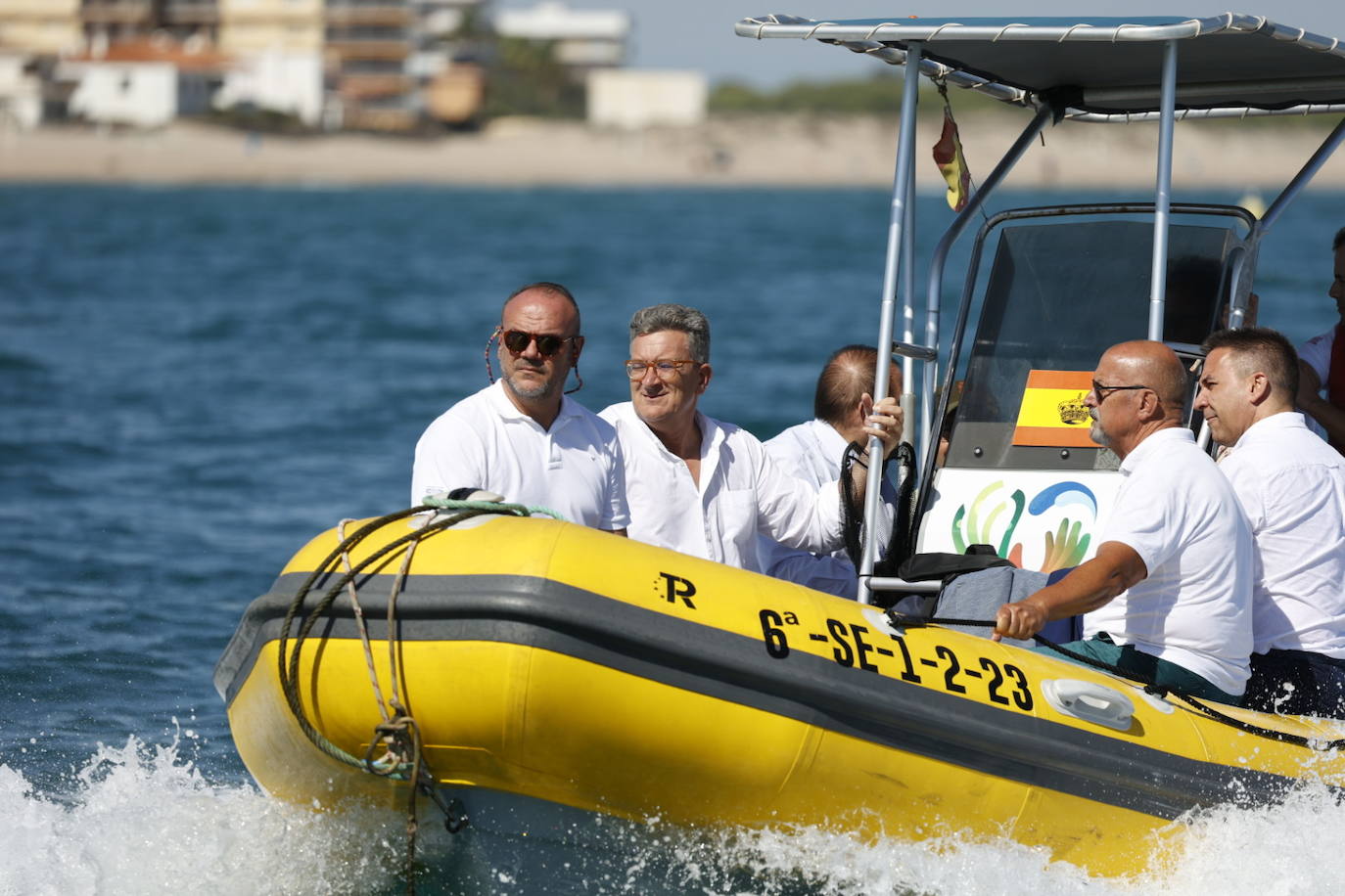 FOTOS | Agentes medioambientales vigilarán en embarcaciones la Albufera y su entorno marino