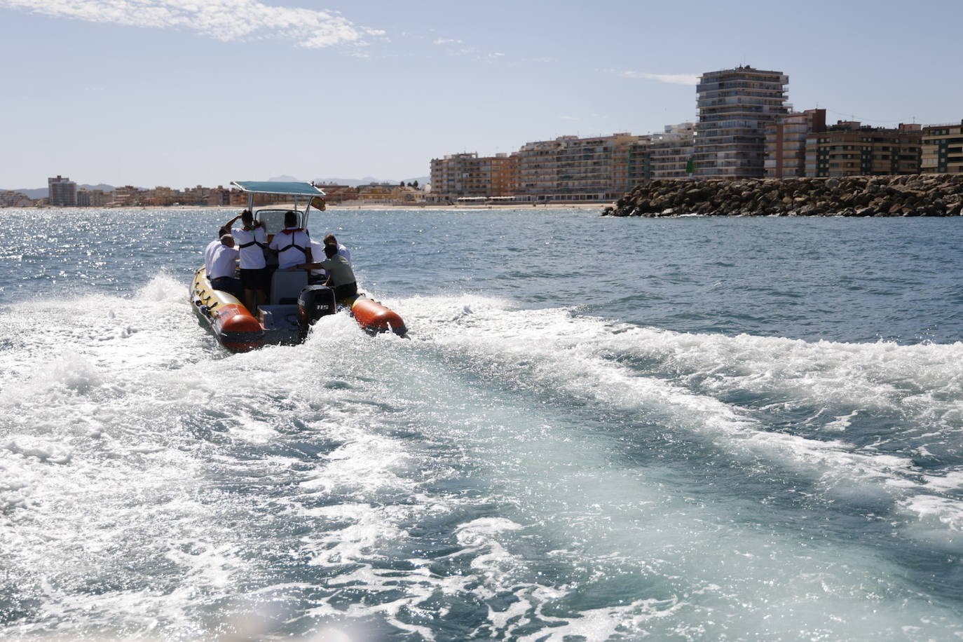 FOTOS | Agentes medioambientales vigilarán en embarcaciones la Albufera y su entorno marino