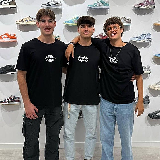 Los fundadores de la firma, Víctor Grima, Sergio y Nacho Ygueravide.