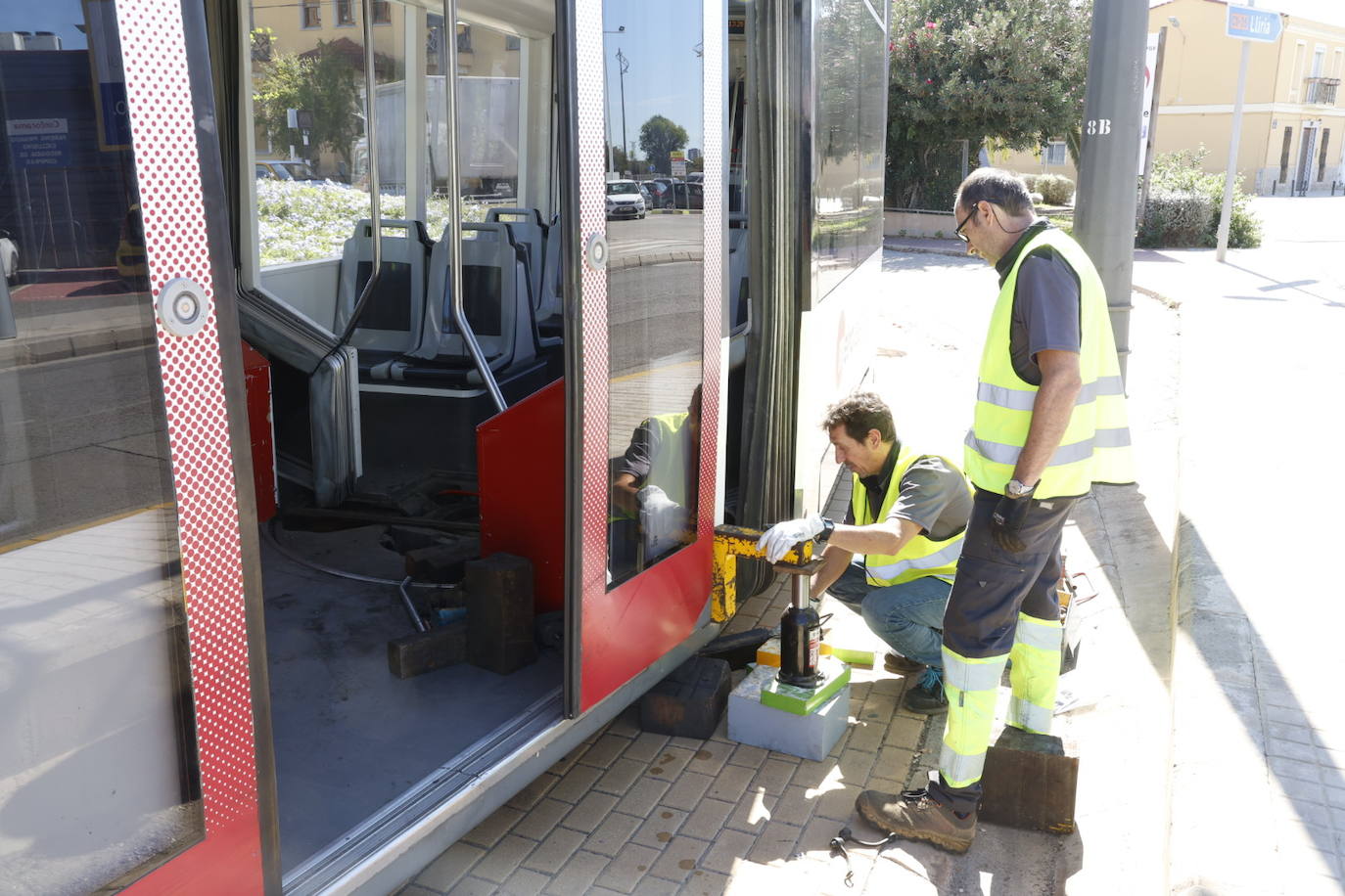 Fotos del accidente entre dos tranvías en Valencia