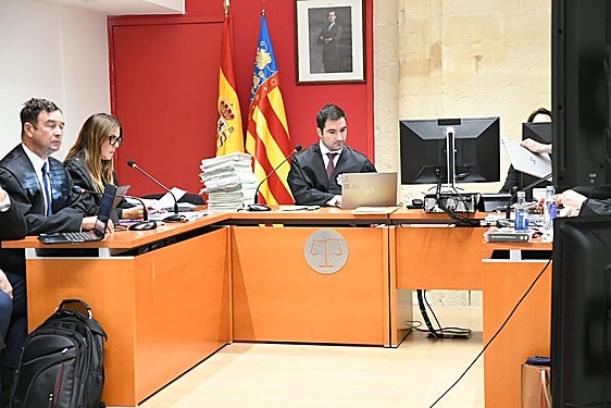 Juicio sobre las muertes en la residencia DomusVi, en los juzgados de Alcoi.