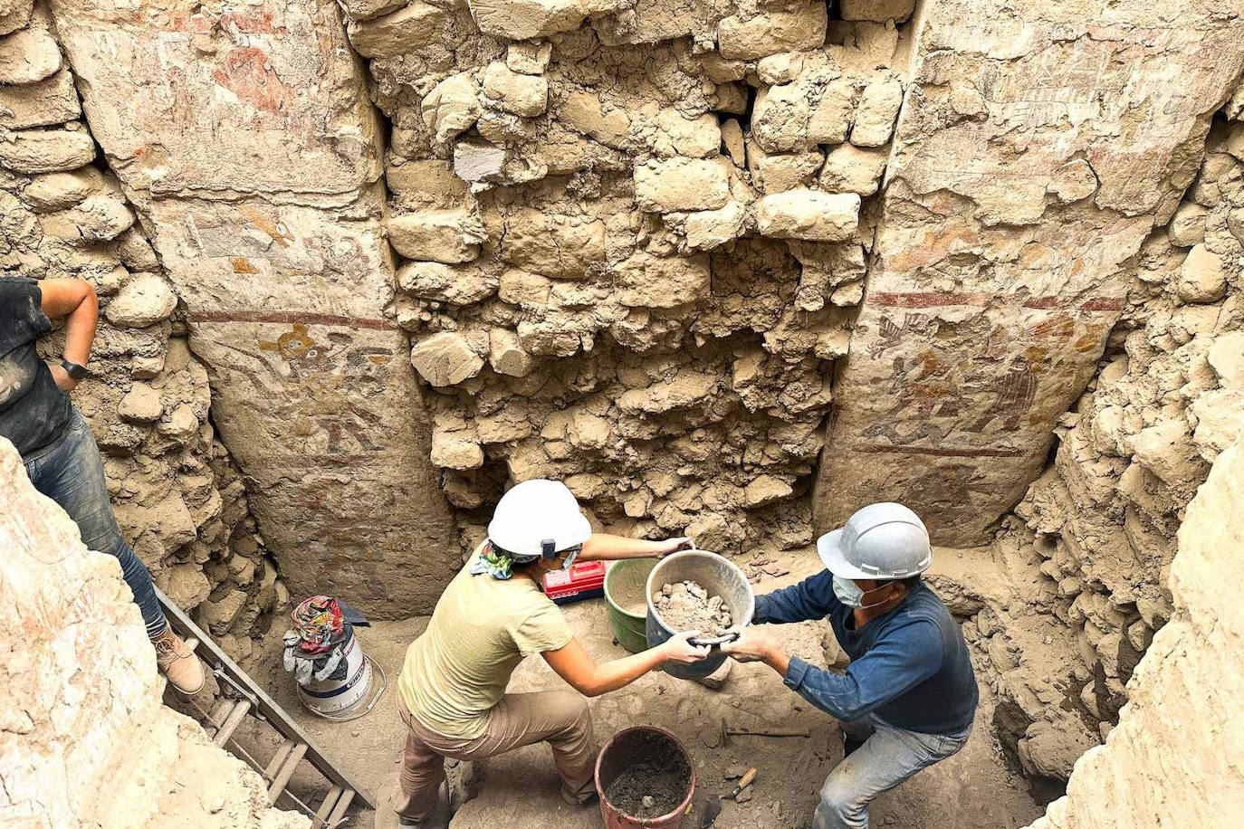 Descubren un enigmático mural milenario en el Perú preincaico