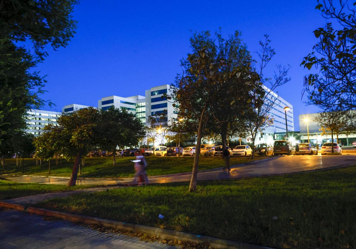 Falta de alumbrado en el entorno del hospital La Fe de Valencia