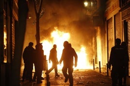 Enfrentamientos entre senegaleses y la policía en el barrio de Lavapiés, tras la muerte de un mantero durante una persecución policial, en 2018.