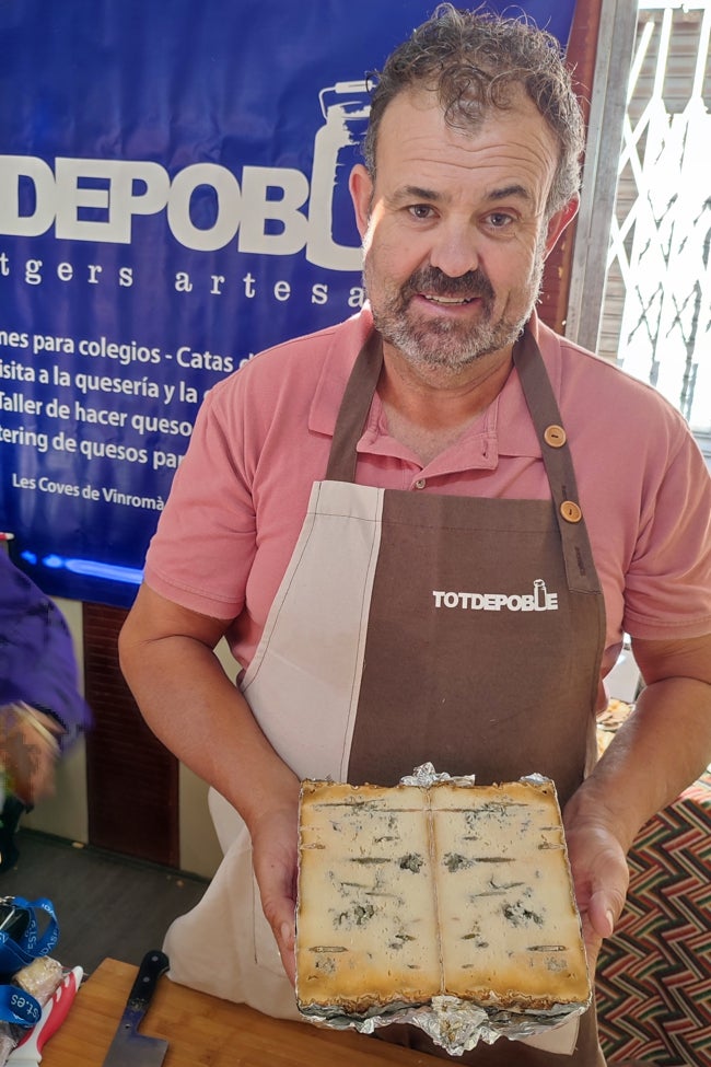 Tot de Poble ha llevado a Montanejos su queso de moho azul.