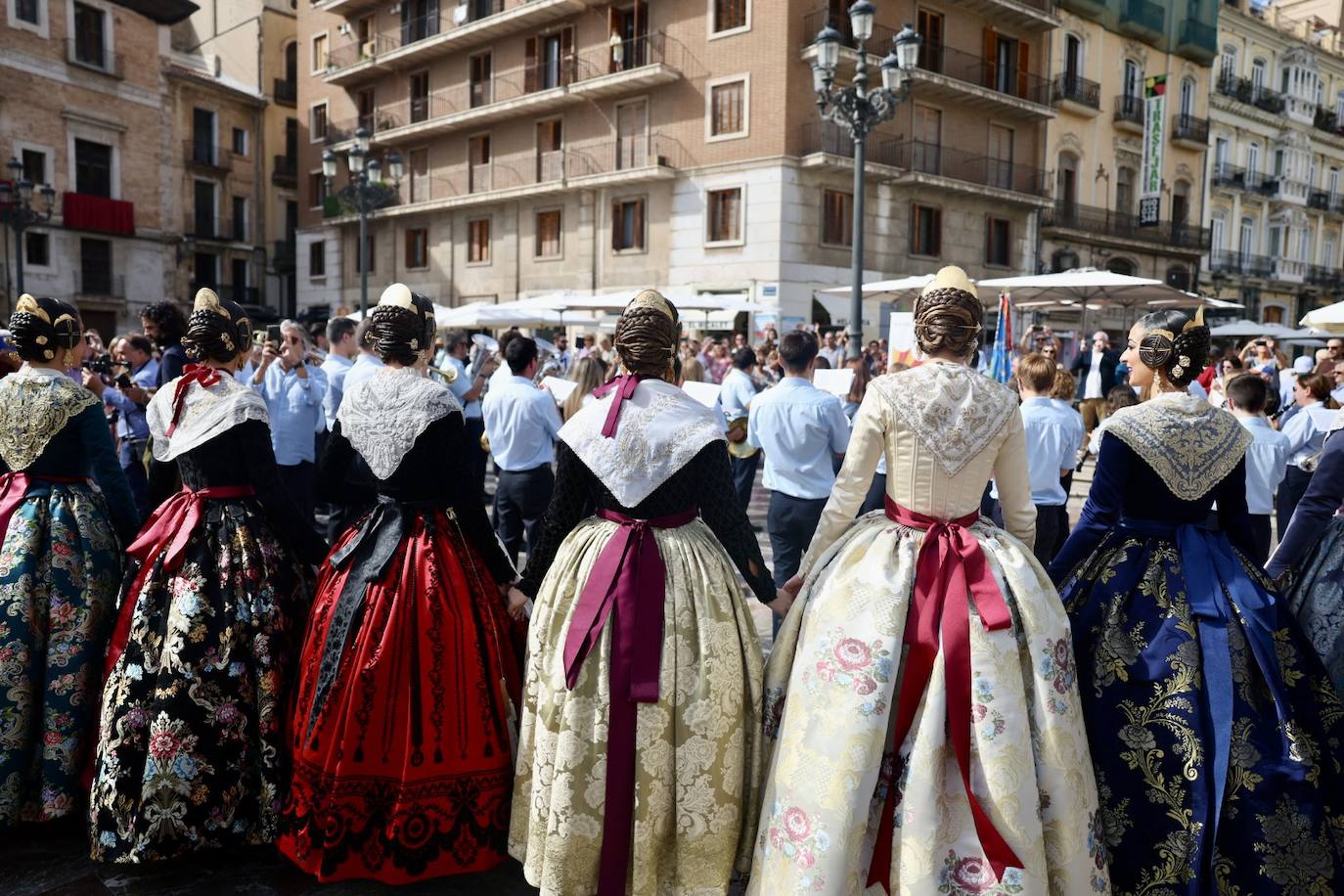 Las candidatas a fallera mayor de Valencia 2025, ante la Virgen de los Desamparados