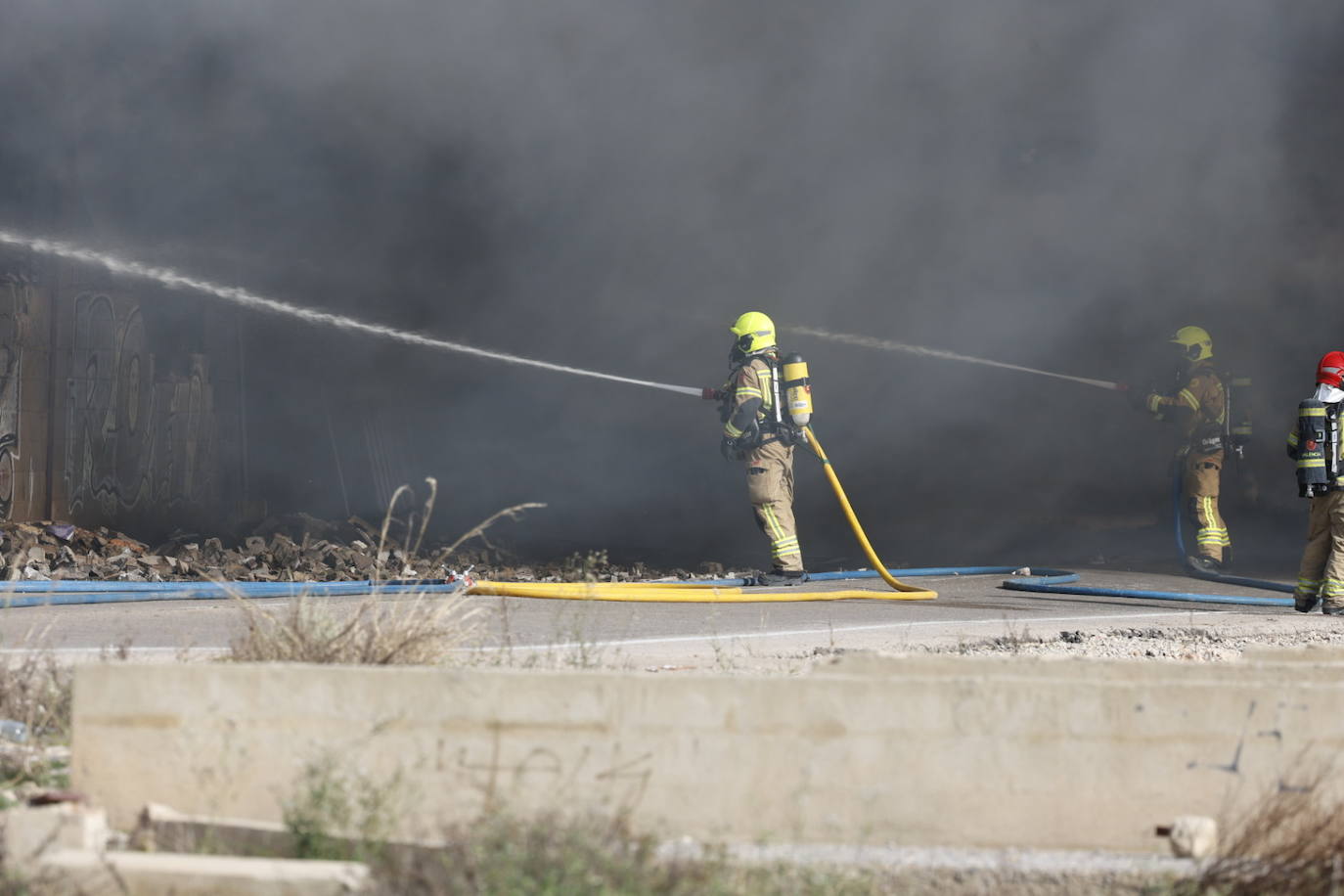 FOTOS | Incendio de una nave en Alboraya