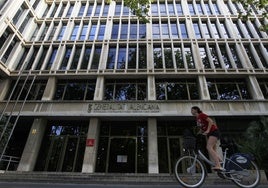 Edificio de la administración pública en Valencia.