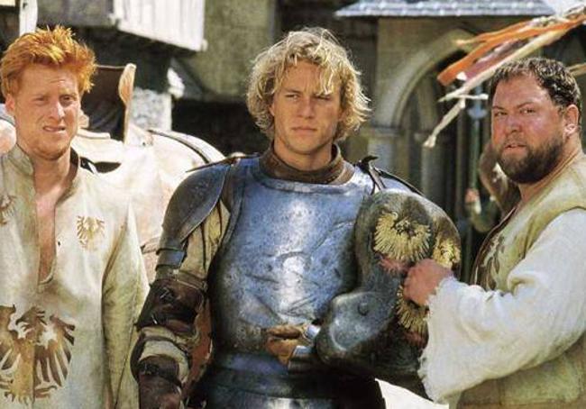 Heath Ledger, Mark Addy y Allan Tudyk en una escena de la película.