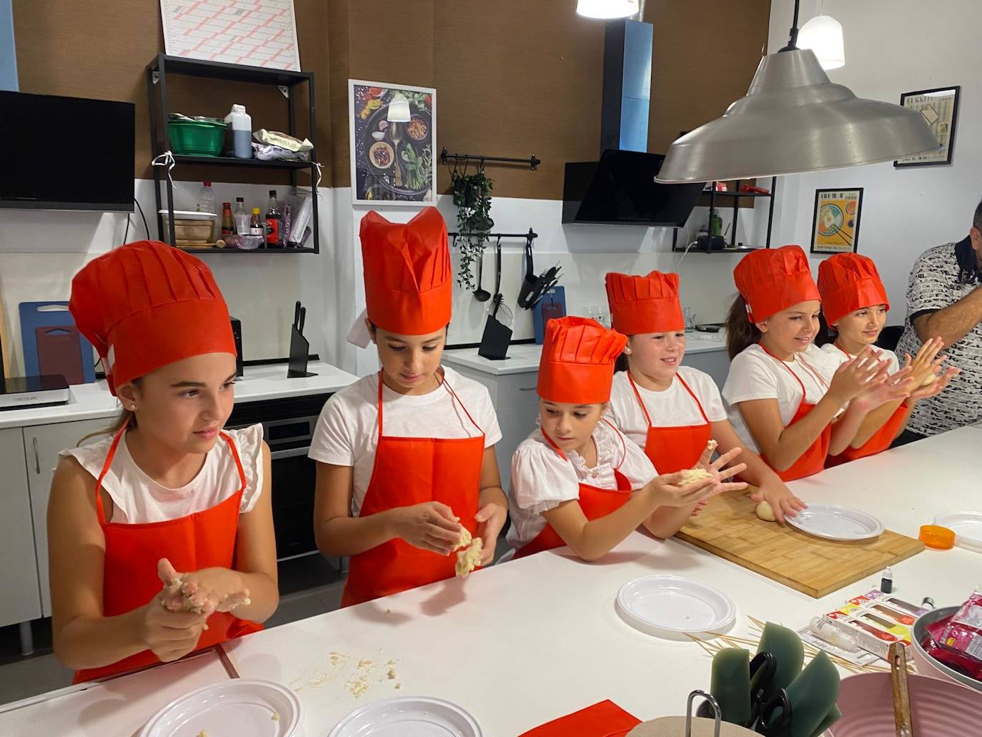 La corte infantil fallera juega a &#039;Masterchef&#039;