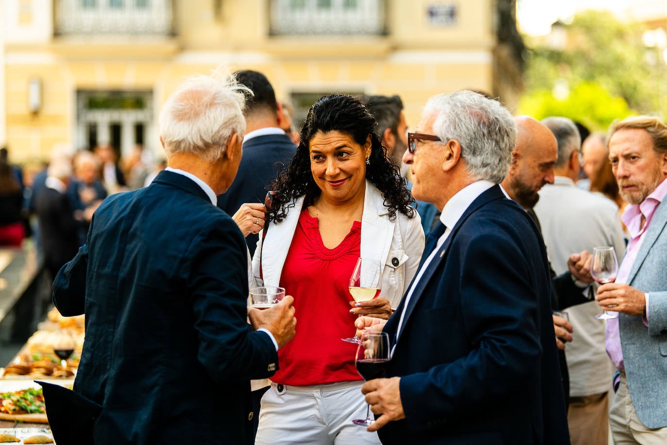 La sociedad valenciana acude a la recepción de la Generalitat por el 9 d&#039;Octubre