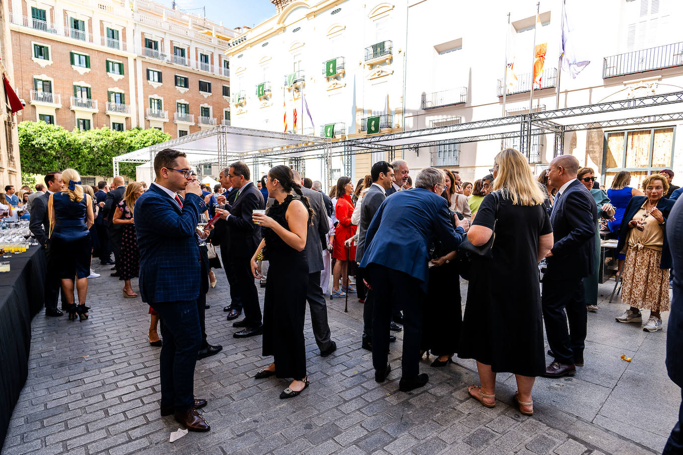 La sociedad valenciana acude a la recepción de la Generalitat por el 9 d&#039;Octubre