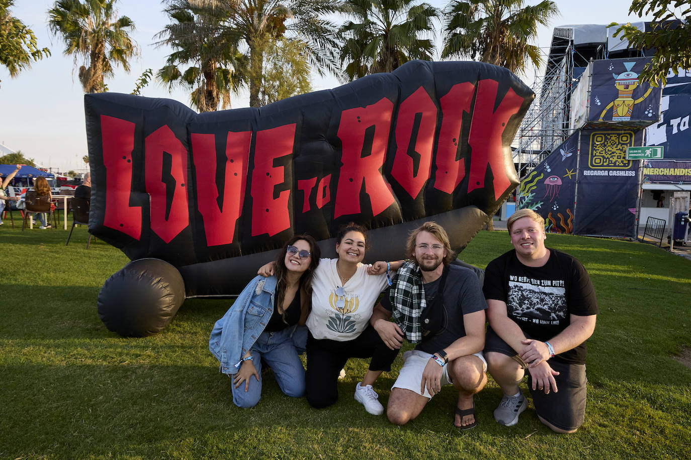 El festival Love to Rock llena de música La Marina