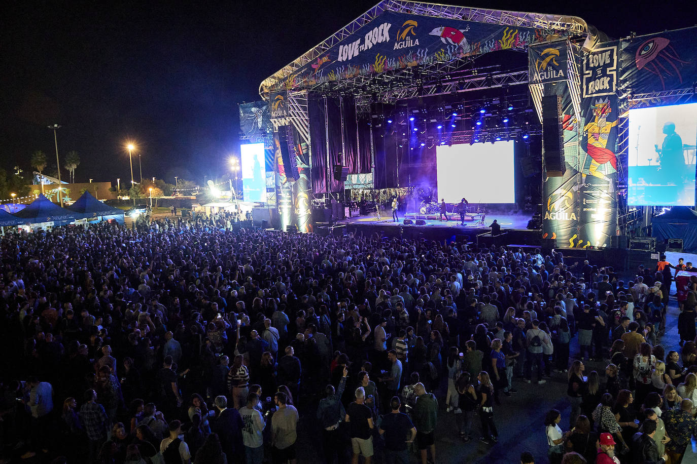 El festival Love to Rock llena de música La Marina