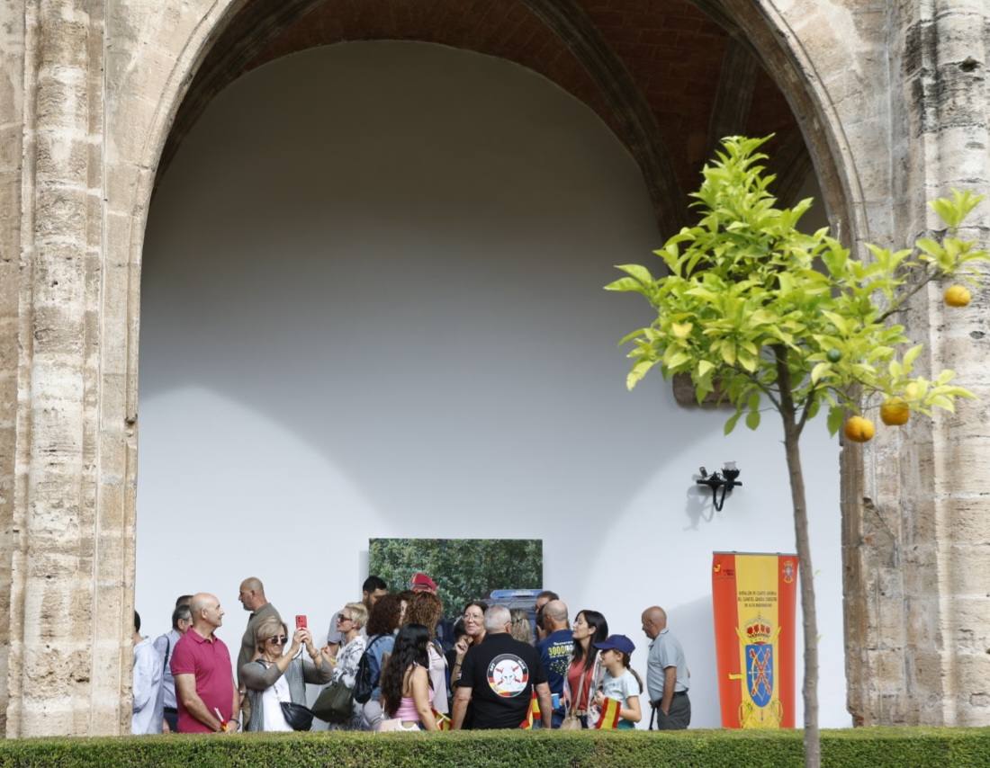 Fotos de la jornada de puertas abiertas en Capitanía General de Valencia con motivo del 12 de octubre