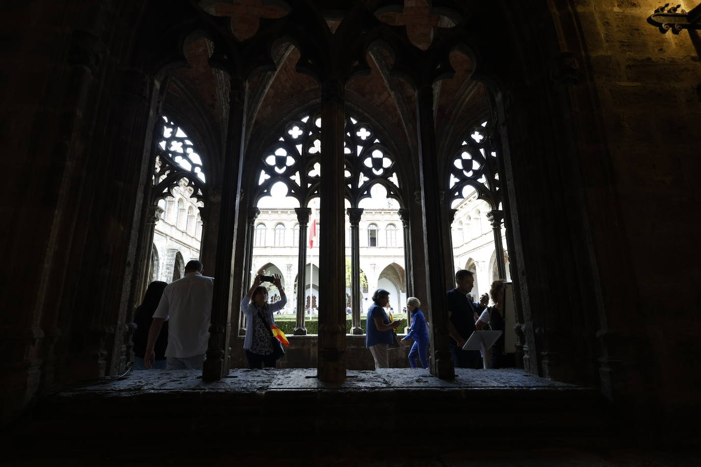 Fotos de la jornada de puertas abiertas en Capitanía General de Valencia con motivo del 12 de octubre