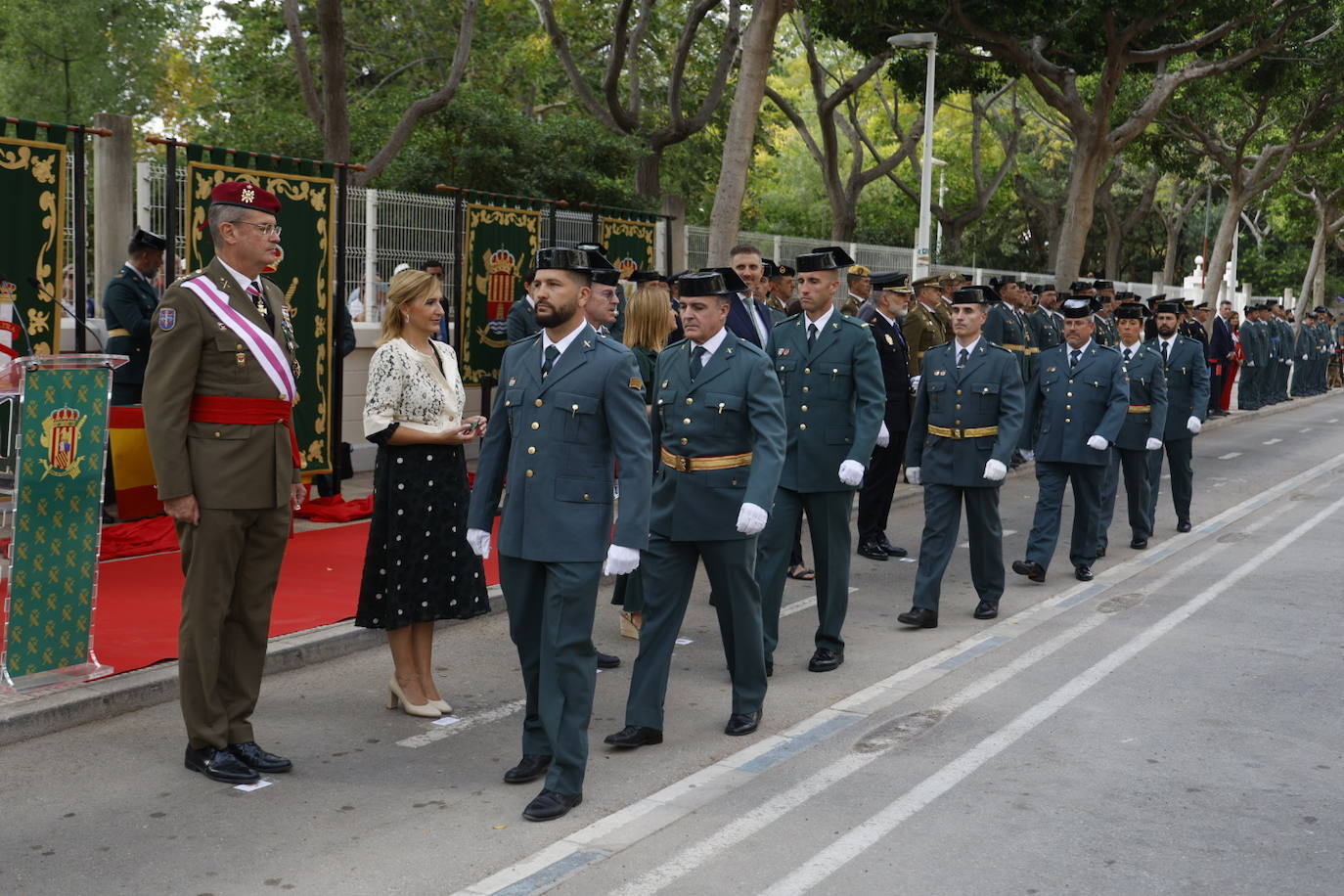 Fotos de la Guardia Civil honrando a su patrona en Cullera