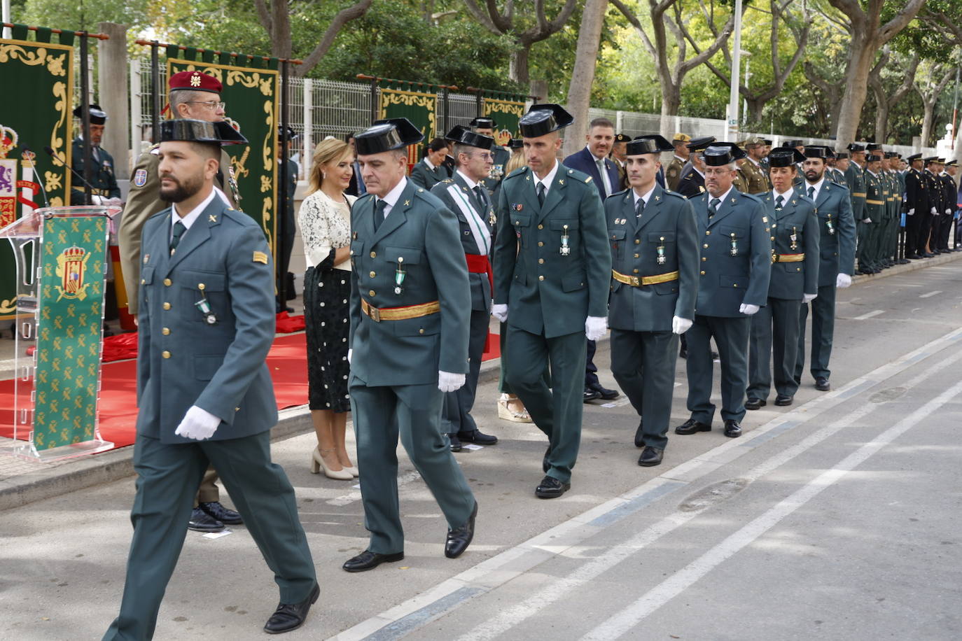 Fotos de la Guardia Civil honrando a su patrona en Cullera