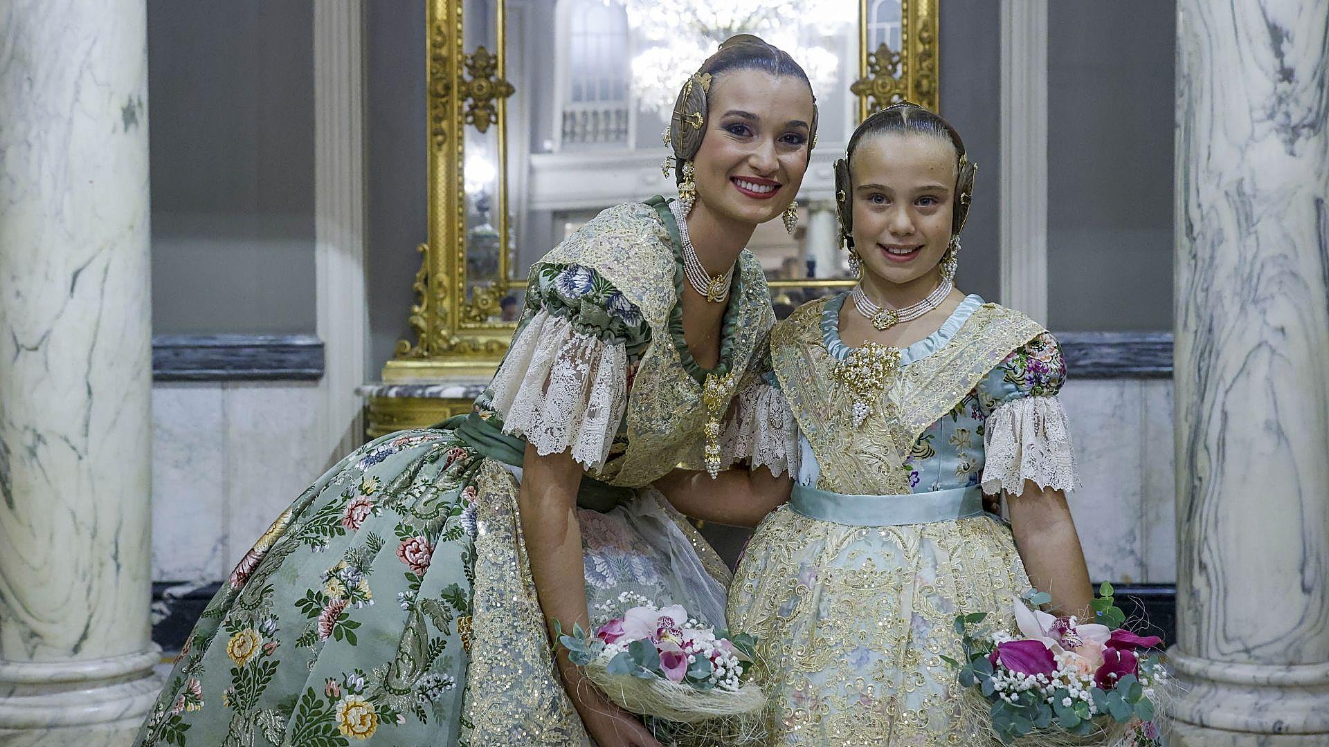 Valla Fallera Las falleras mayores de Valencia 2025 inauguran su casal | Las Provincias
