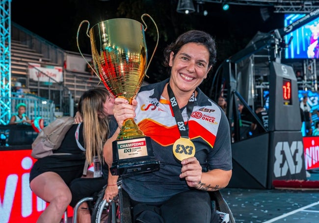 Una de las campeonas del torneo de baloncesto en silla de ruedas de la temporada pasada