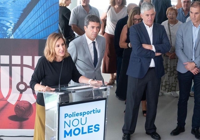 La alcaldesa de Valencia, María José Catalá, junto al presidente de la Generalitat, Carlos Mazón, en Nou Moles.