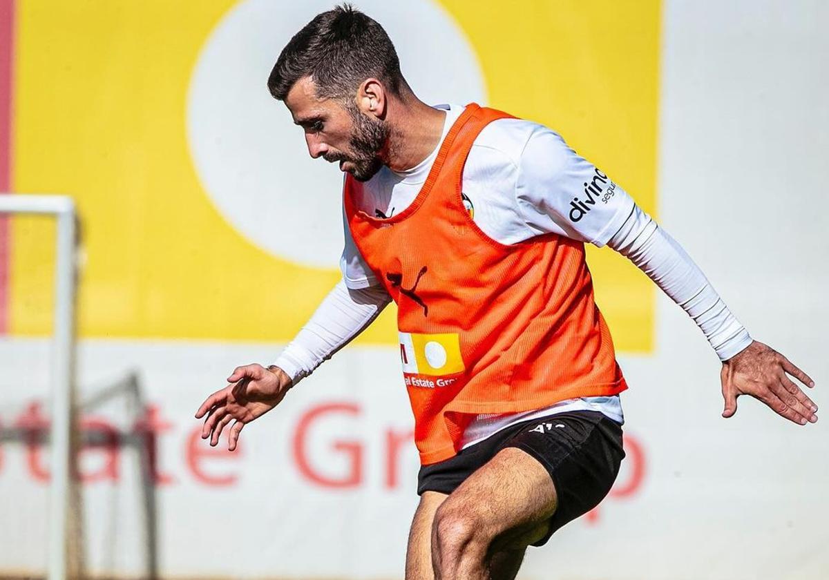 José Luis Gayà, entrenándose.