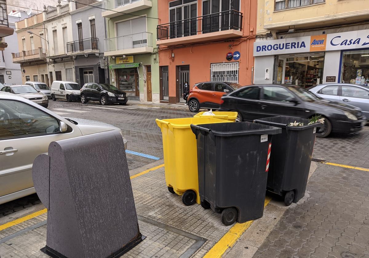 Contenedores en Carcaixent.