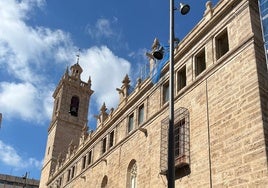 La fachada de los Santos Juanes de Valencia.