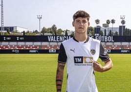 Ro Abajas, con la camiseta del Valencia CF.