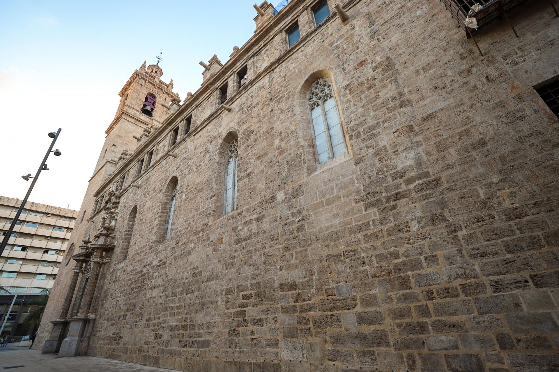 Así están las fachadas de los Santos Juanes tras su restauración