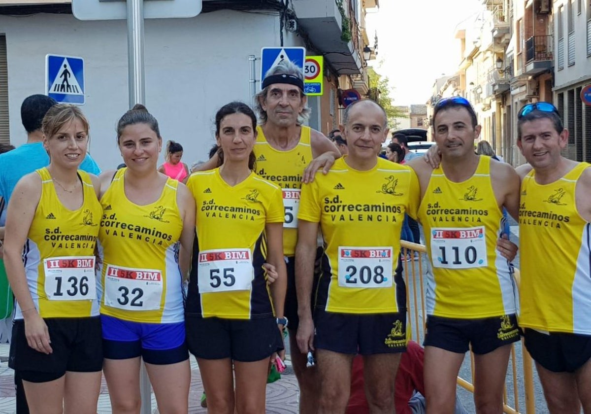 Miembros del SD Correcaminos tras terminar una carrera