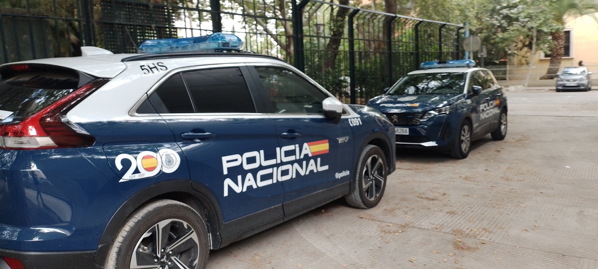 Vehículos de la Policía Nacional.