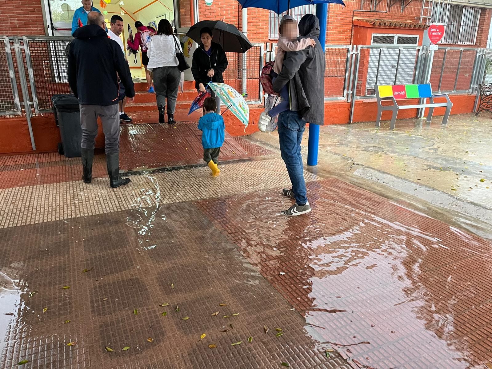 Imagen secundaria 1 - Efectos de las lluvias en Dénia.