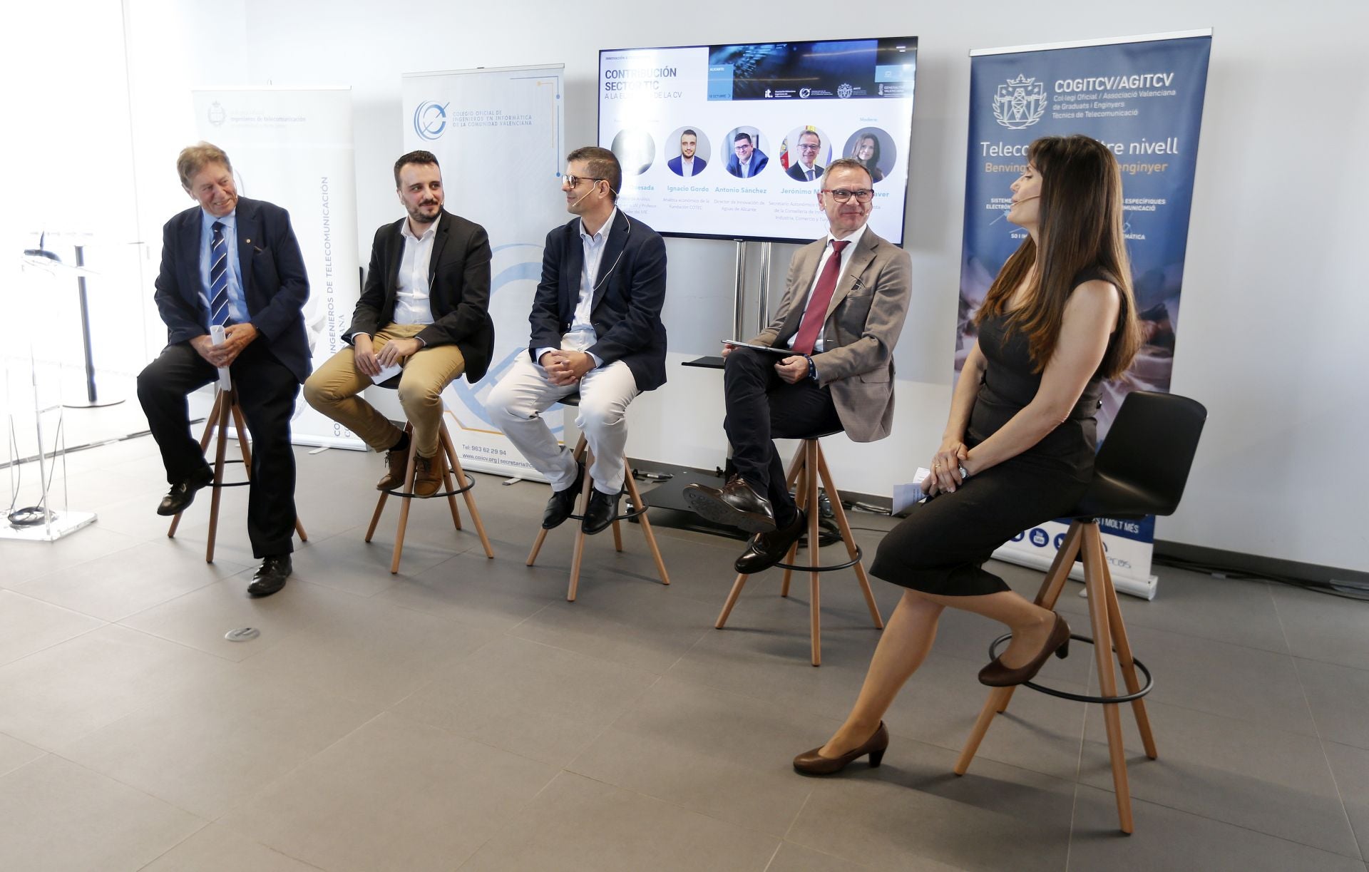 Fotos de la Jornada &#039;La contribución del sector TIC a la economía de la Comunidad Valenciana&#039;