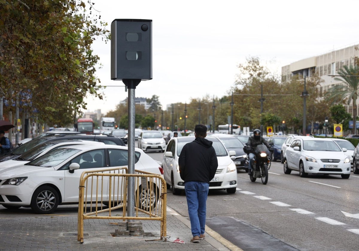 La nueva cabina de radar instalada en la avenida Tarongers.