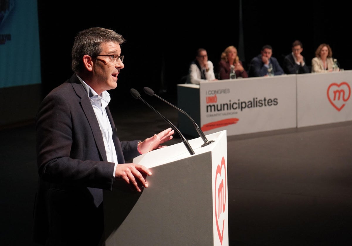 Rodríguez interviene en el congreso celebrado en Ontinyent.