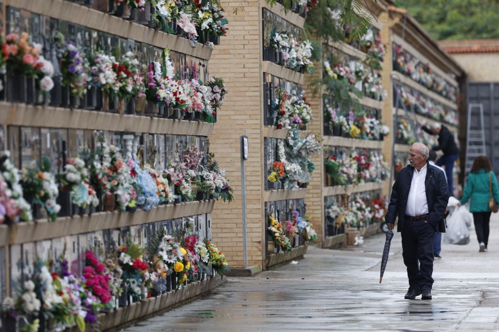 El Cementerio de Valencia se prepara para el día de Todos los Santos