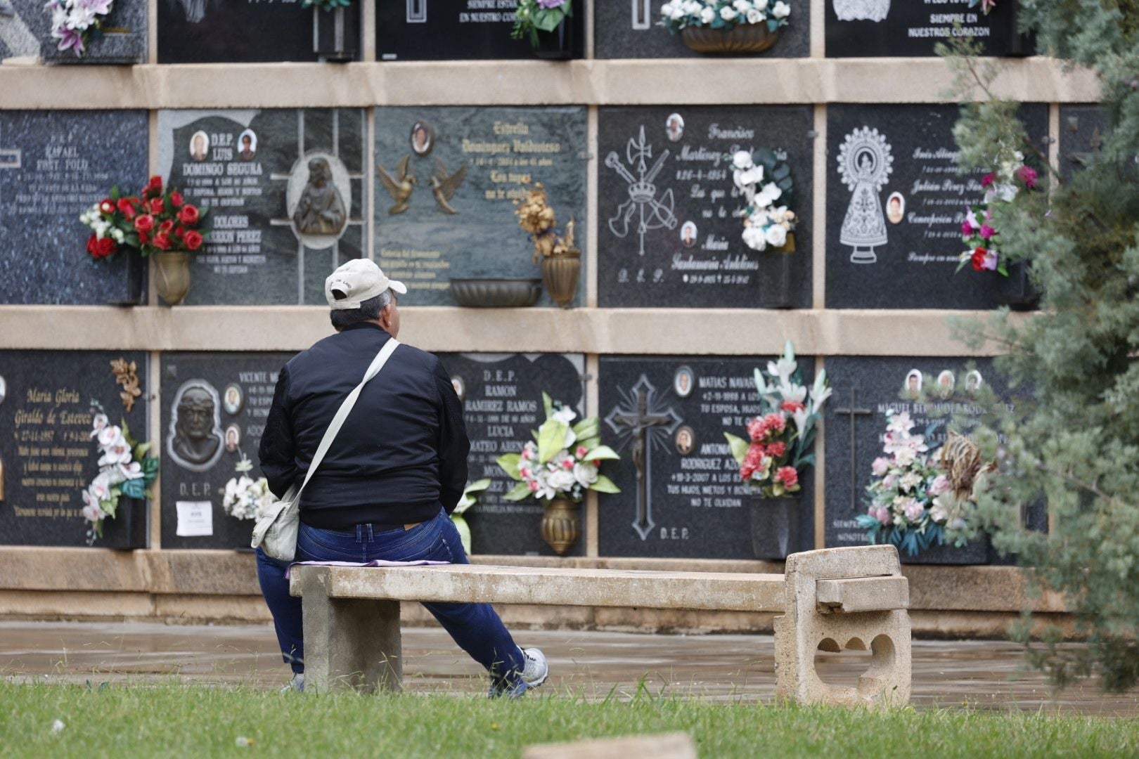 El Cementerio de Valencia se prepara para el día de Todos los Santos