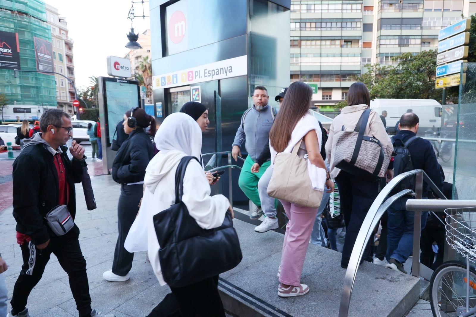 FOTOS | Huelga de conductores de EMT y Metrobús en Valencia