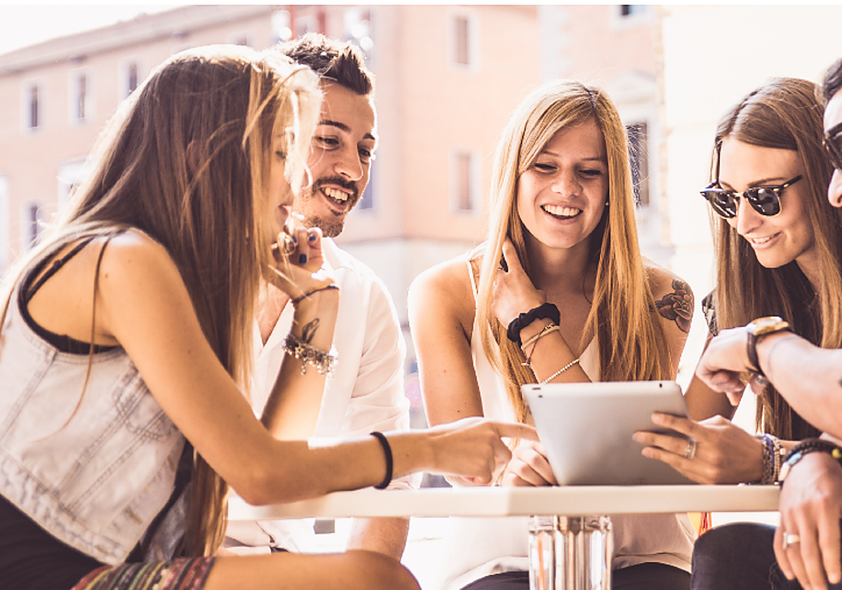 Las oficinas de turismo se reinventan a golpe de click