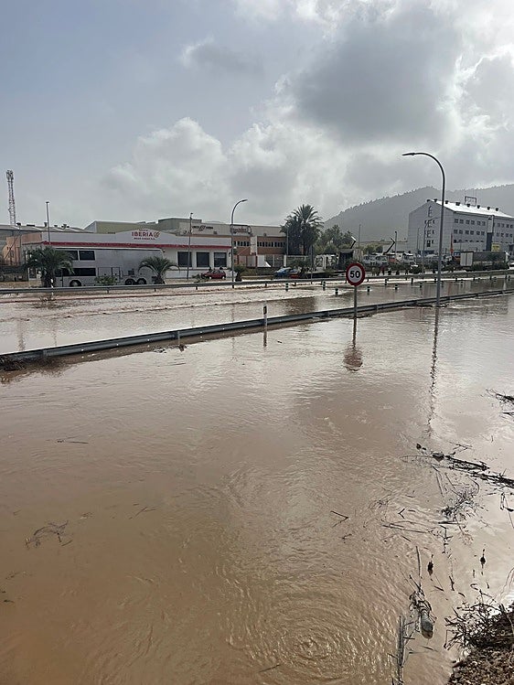 Cullera evacúa el Brosquil, l'Estany y el Marenyet por una nueva crecida del Júcar