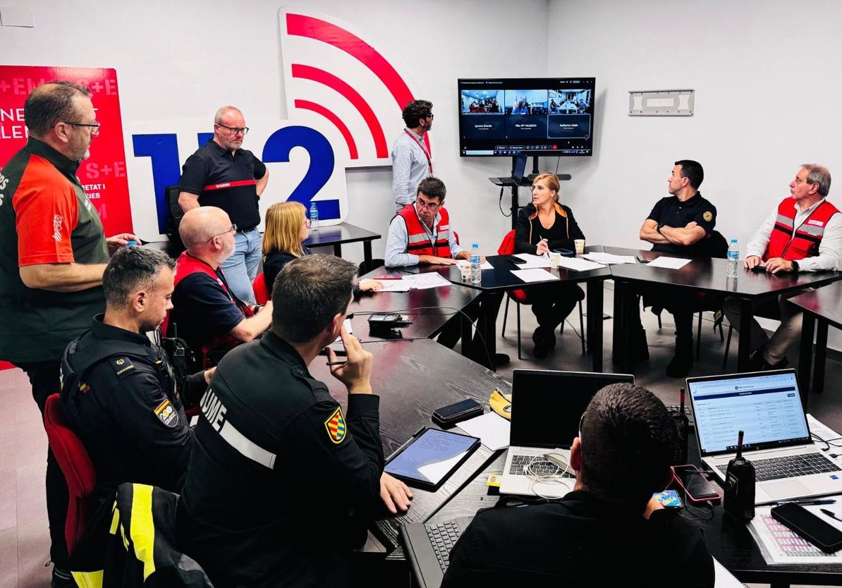 Mazón, en la reunión de gestión de la emergencia de esta mañana.