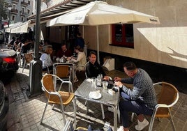 Terraza del bar Ricardo este jueves, último día de almuerzos.