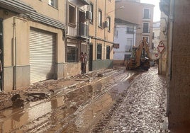 Efectos de la lluvia en una calle de Utiel.