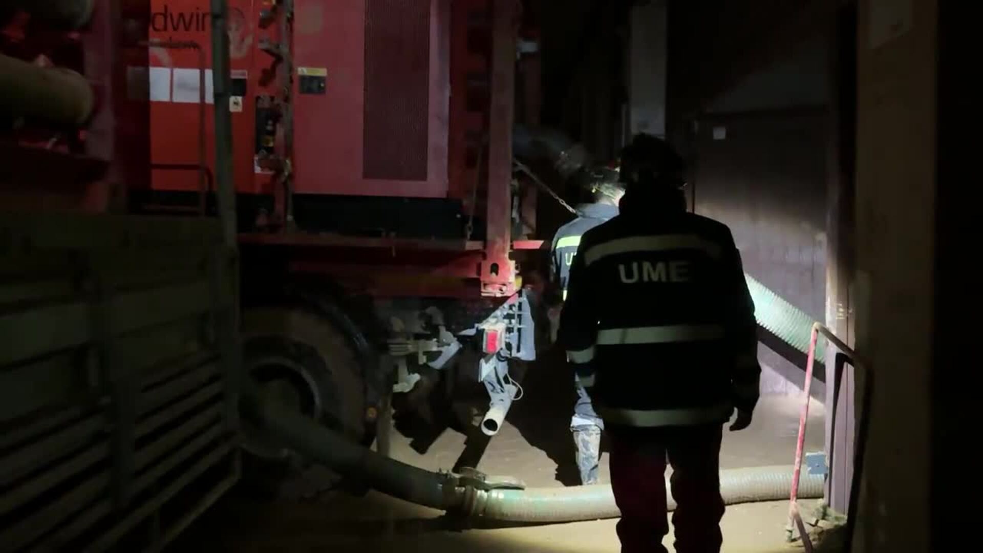 Trabajo nocturno de la UME en Benetúser y Paiporta