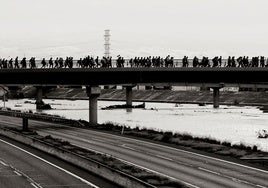 Una oleada de solidaridad avanza hacia el infierno del sur de Valencia.