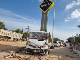 Consecuencias en una zona industrial de Riba-roja de Túria.