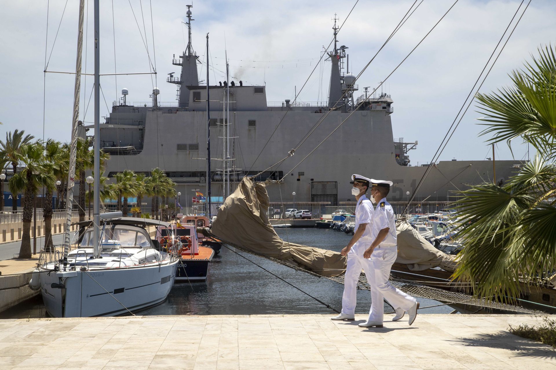 Así es el buque Galicia de la Armada que llega a la DANA de Valencia